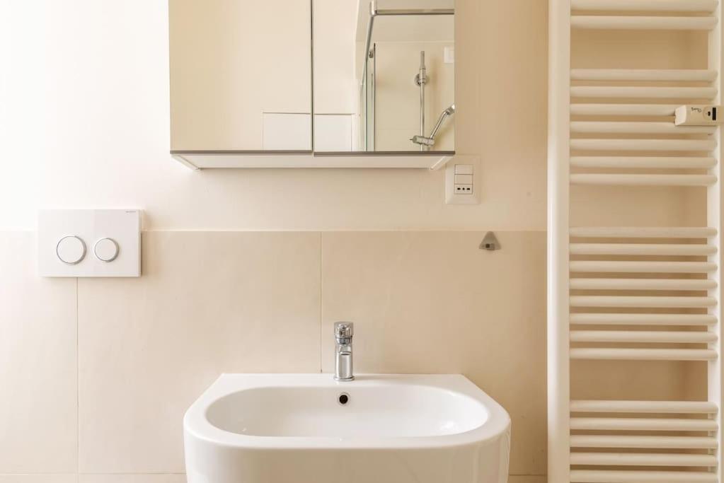 Studio Apartment Brera Милан Экстерьер фото