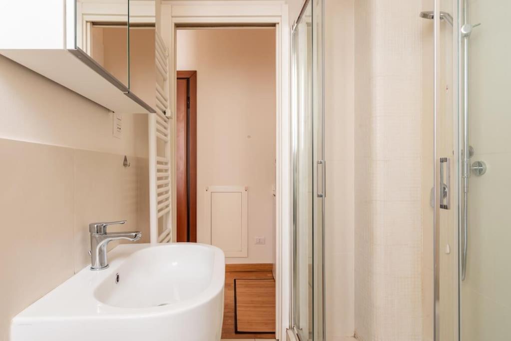 Studio Apartment Brera Милан Экстерьер фото
